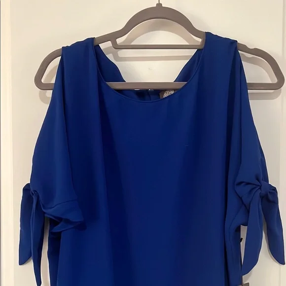 NWT- Vince Camuto Blue Cold Shoulder Dress - Picture 2 of 7